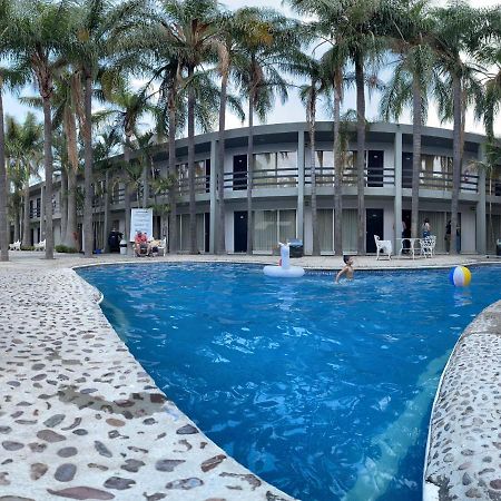 ספופן Hotel Suites Del Real מראה חיצוני תמונה