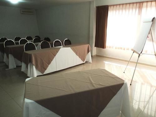 ספופן Hotel Suites Del Real מראה חיצוני תמונה